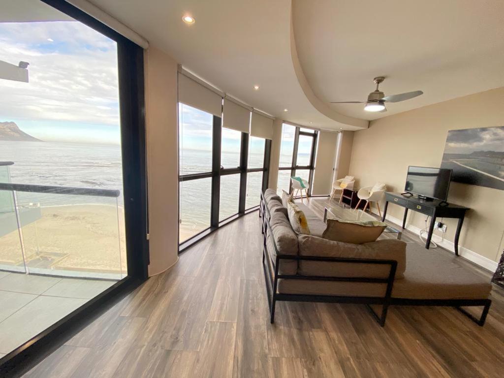 Loddey'S Self Catering Apartments - By Beach Collection Strand Luaran gambar