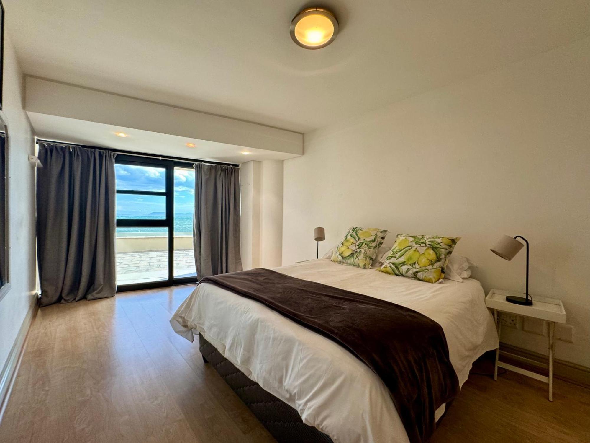 Loddey'S Self Catering Apartments - By Beach Collection Strand Luaran gambar